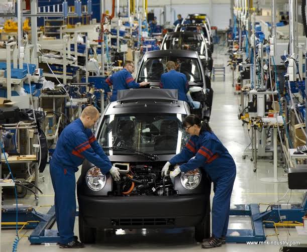 Automotive Production Intelligence: How Connected Shopfloors Improve Manufacturing Visibility